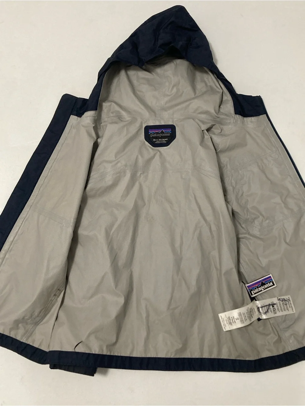 Patagonia Torrentshell Rain Jacket  Hooded Kids Infant XS 5-6 Black